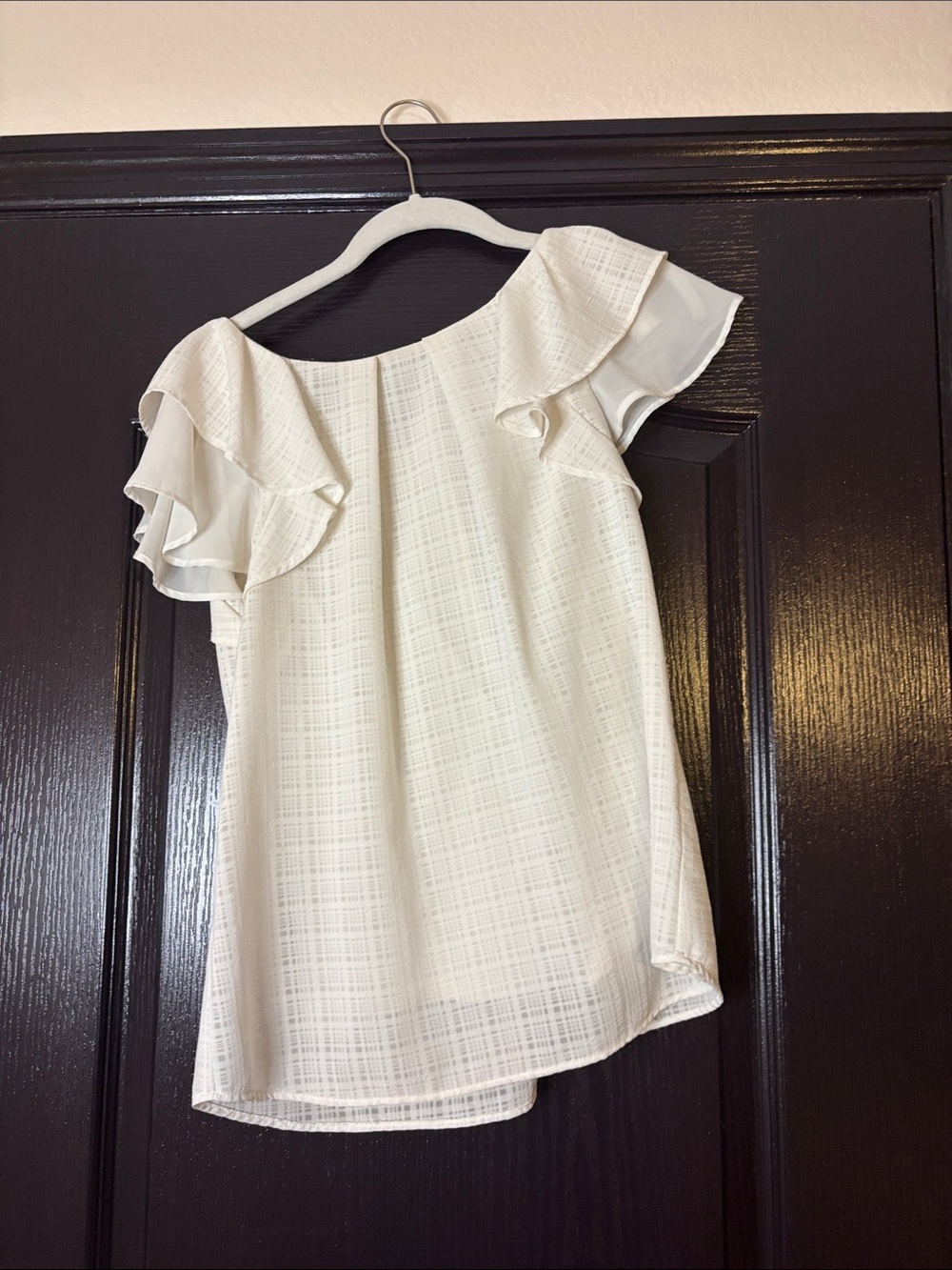 Women’s Cream Ruffle Sleeve Top